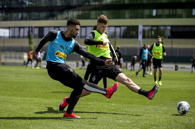 九游体育app-门兴格拉德巴赫迎欧联关键赛;赛前手感冰凉;管理层满意;数据趋势出现新变化(门兴格拉德巴赫vs勒沃库森)