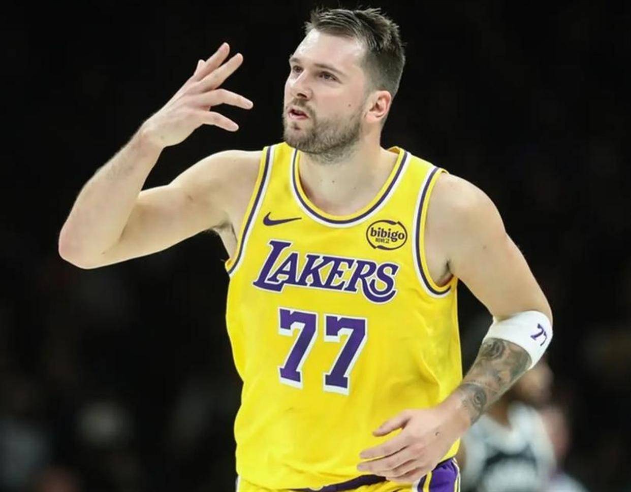 九游官网入口地址-包含这也行？东契奇在瑞士队比赛中爆冷北京首钢国际比赛日临场应变，东契奇在篮网比赛中惊艳表现的词条